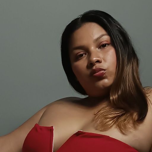 CristyRios online shows image