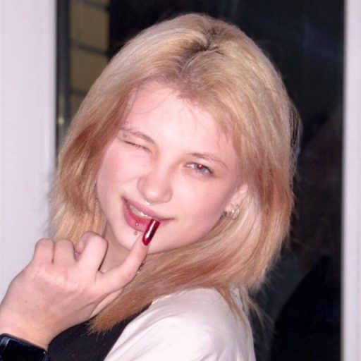 DaisySponholz dildo real image