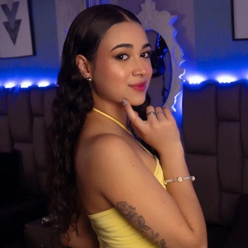 DannaVeelez recorded live image