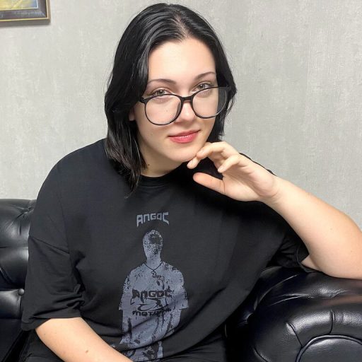 DarlenaHalls real strip image