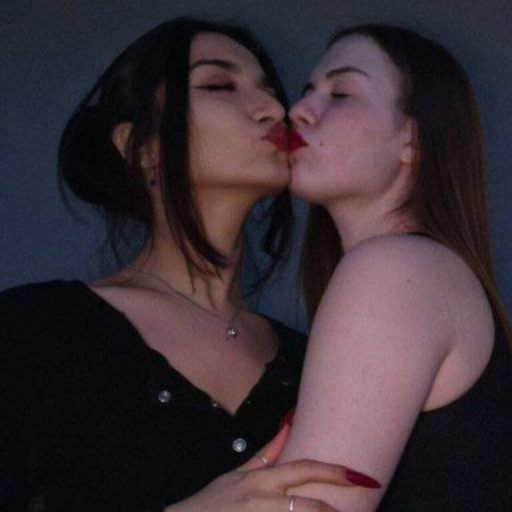 DarlineAndElva shows recorded image