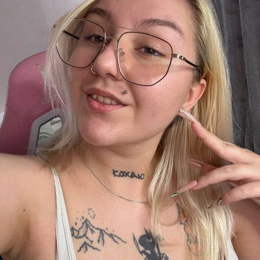 DebbieTay free dildo image