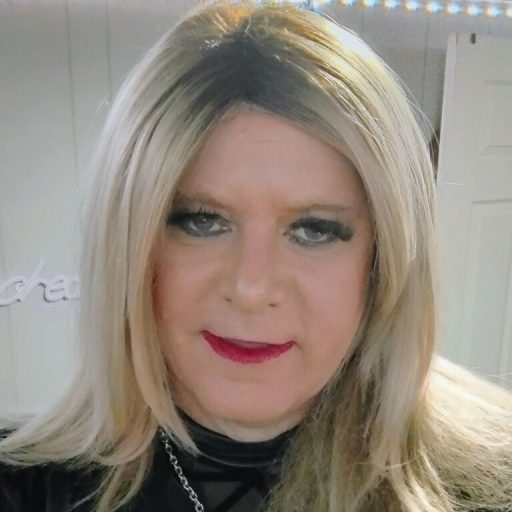 DeeDeetheCD show fingering image