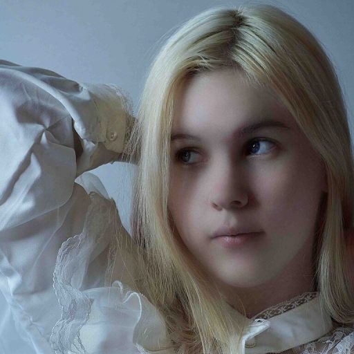 DeidreSarin fingering ass image