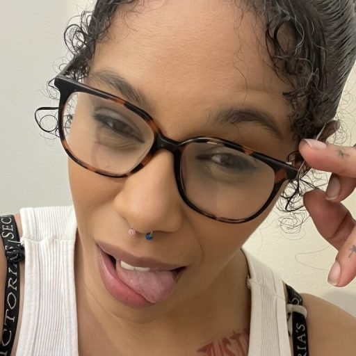 DesiraeLuciano vibrator lj image