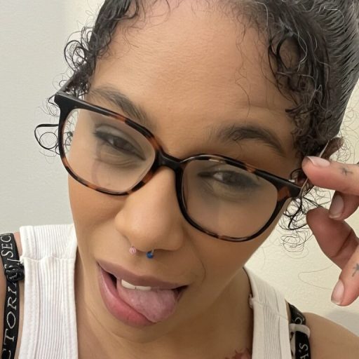 DesiraeLuciano vibrator lj image