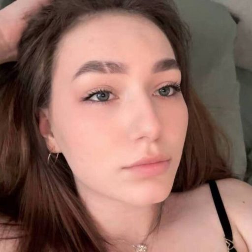 DianaKuakini free dildo image