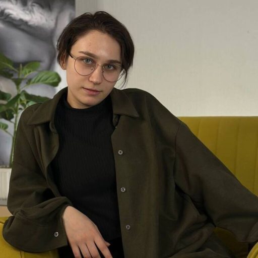 EarleneLamport toy jasmin image