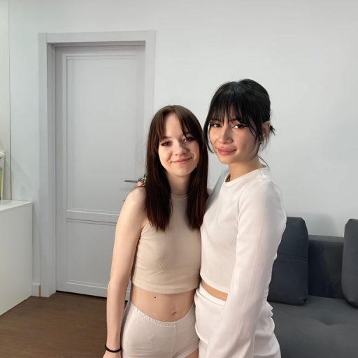 EdinaAndHelen ass vibrator image