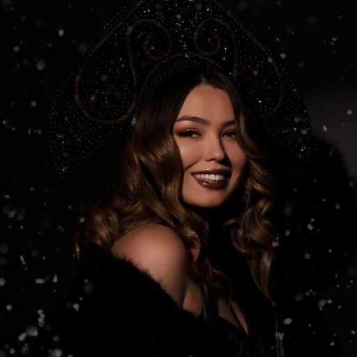 ElaKale naked porn image