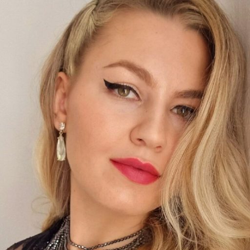 EleanorRed pussy show image