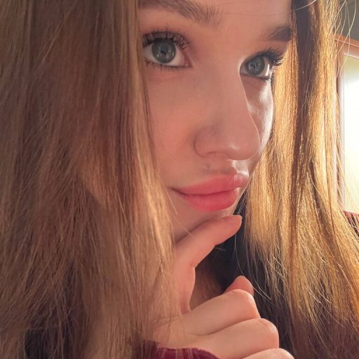 ElisaHeathe live video image