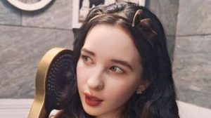 EliseGianola preview