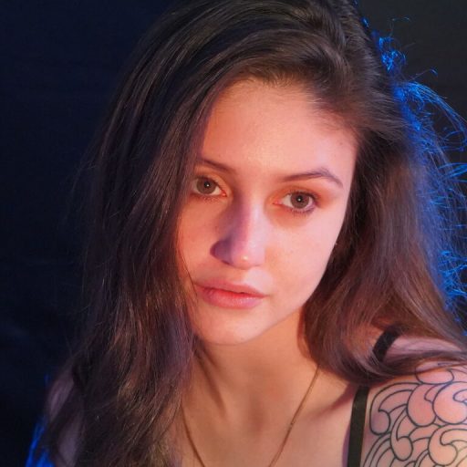 ElizabethMorgan online shows image