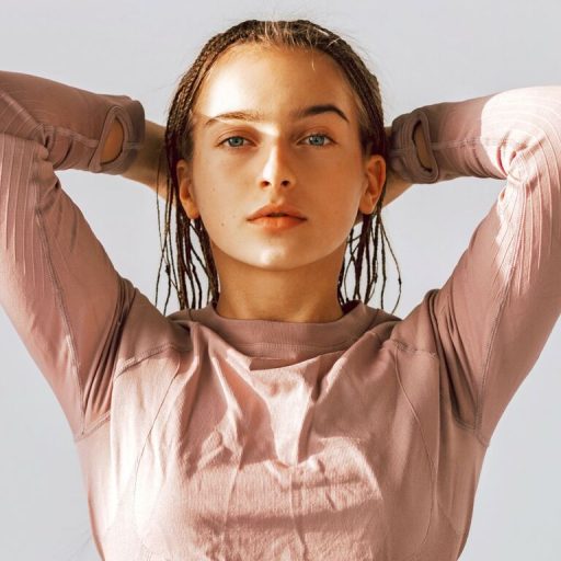 ElizabethSwith online shows image