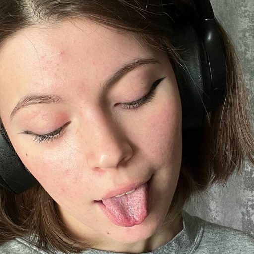 ElizebethOmland strip amateur image