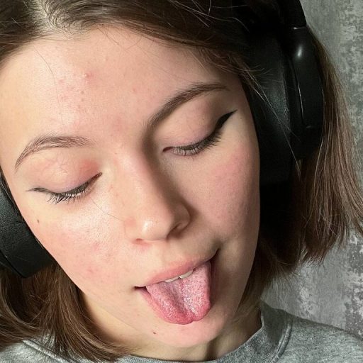 ElizebethOmland strip amateur image