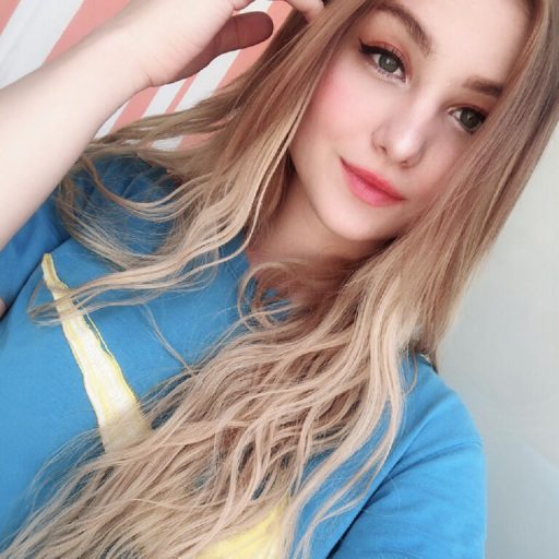 EllaDonovan online shows image