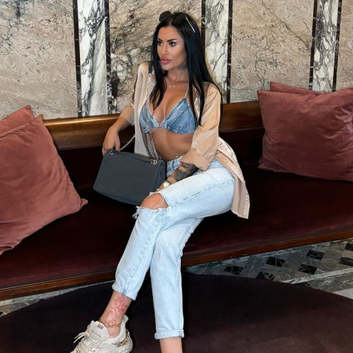 EllieKey shows recorded image