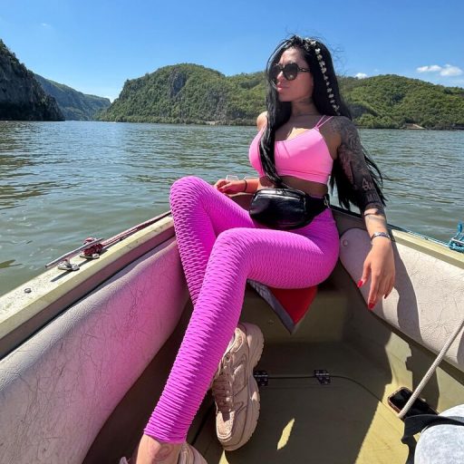 EllieKey shows recorded image