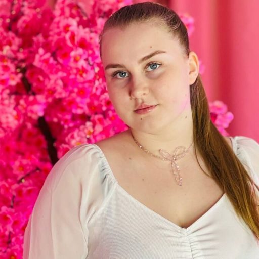 EllyMoon amateur lush image
