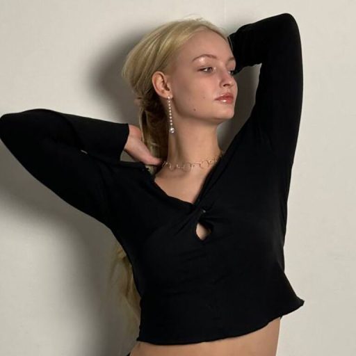 EllyShinee online shows image