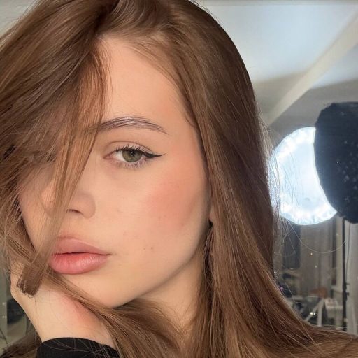 EllyaLermet pussy show image