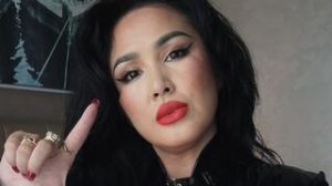 ElmiraAfino live video image