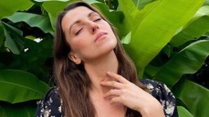 ElsaCharm free dildo image