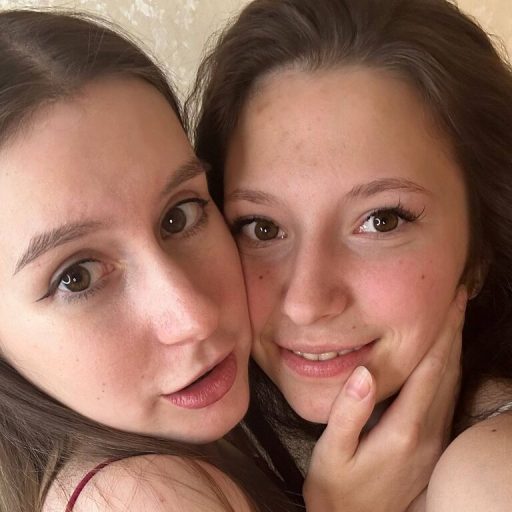 ElviaAndDesirae pictures toy image