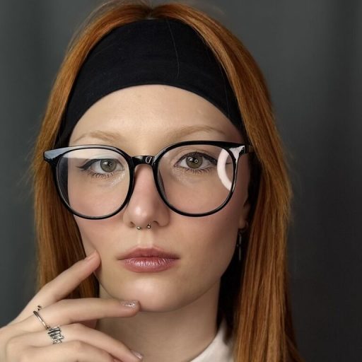 EmeraldClyatt cam naked image