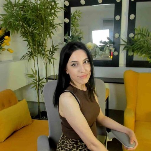 EmiMur show fingering image