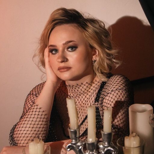 EmiliaLoures hd nude image