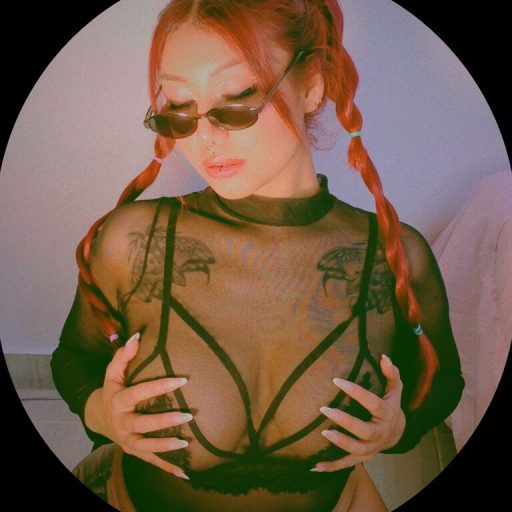 EmilyFills live video image