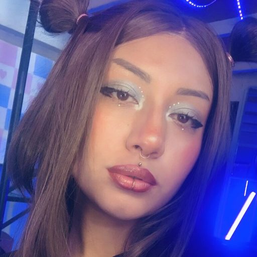 EmilyFills live video image