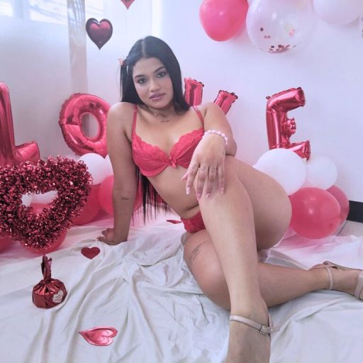 EmilyKartters live video image