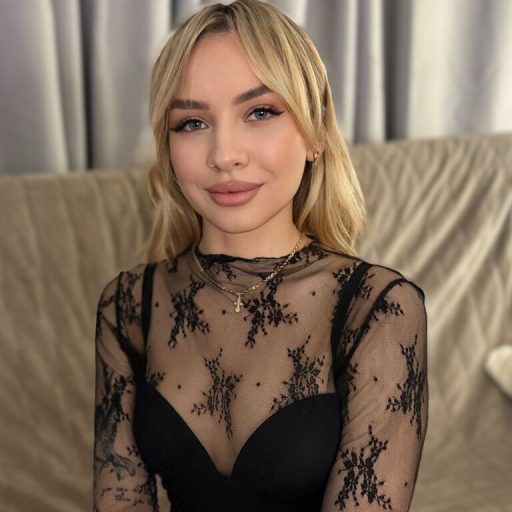 EmilyLinne pussy show image