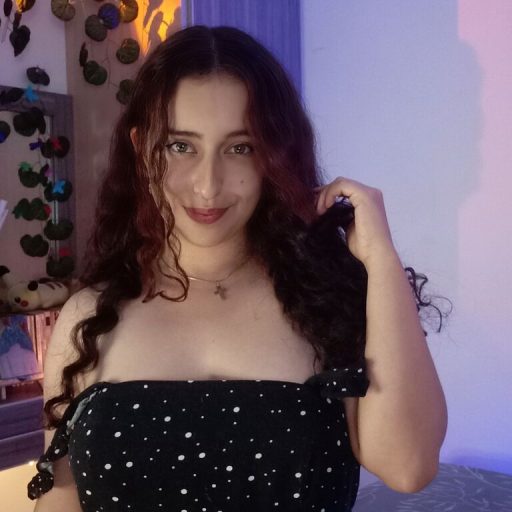 EmilyMarian amateur lush image