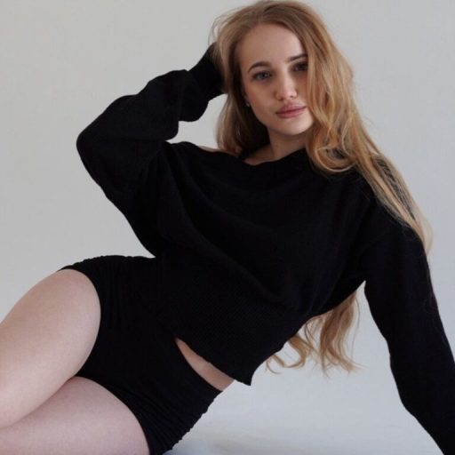 EmilyMontclaire amateur lush image
