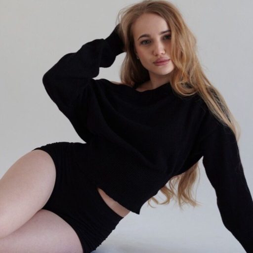 EmilyMontclaire amateur lush image