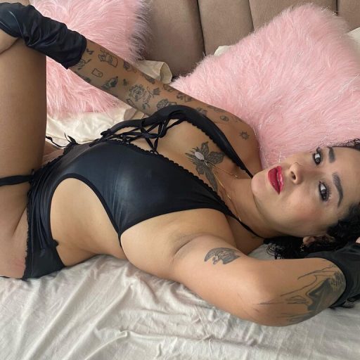 EmilyPaens live video image