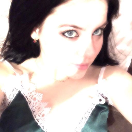 EmmaLuvv strip amateur image