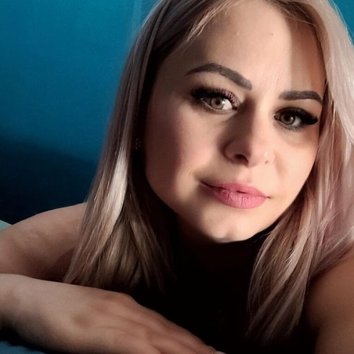 EmmaRobertson video photos image