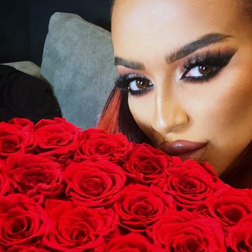 EmmelyneQuincy shows recorded image