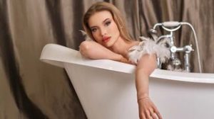 EmmyMiills dildo real image