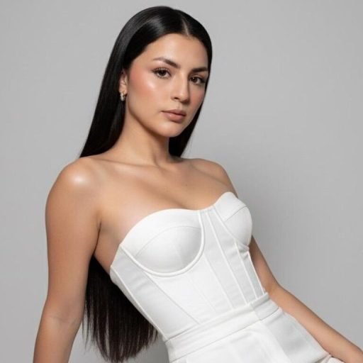 EmmyRouss fingering ass image