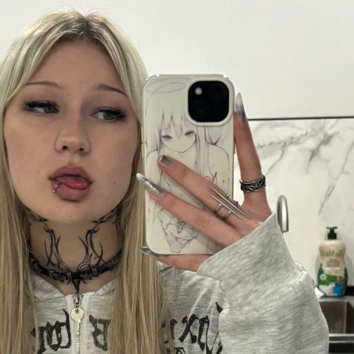 EmyYummi video photos image