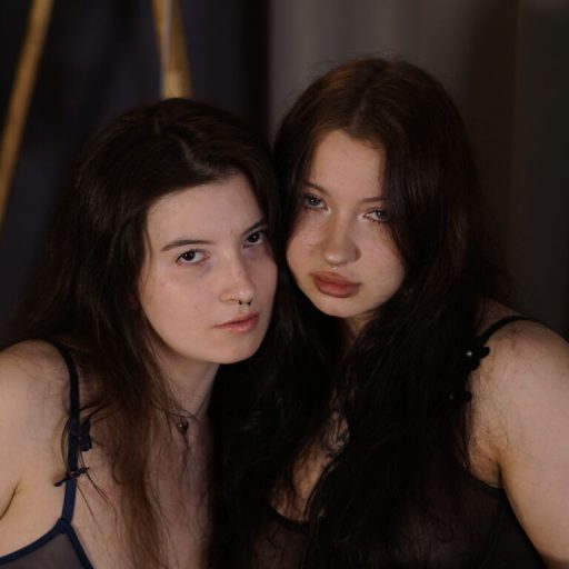 ErleneAndHilda pussy show image