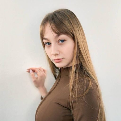 EvelyneKoutras xxx masturbation image