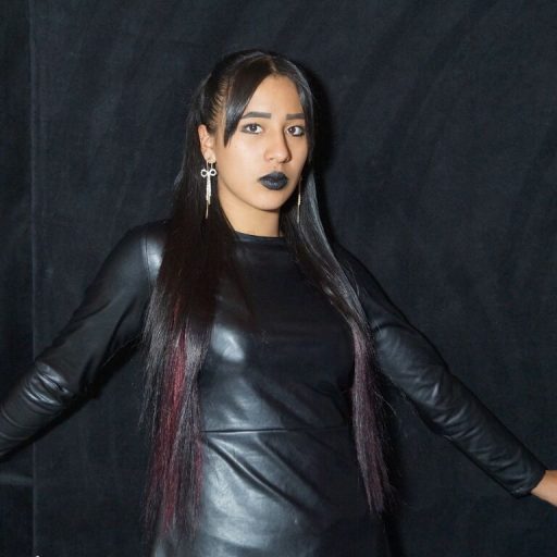 EveynDurret show fingering image